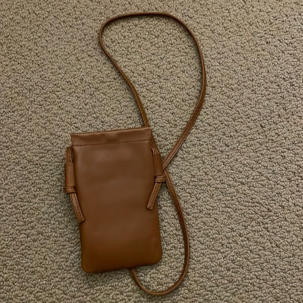 Madwell cellphone crossbody